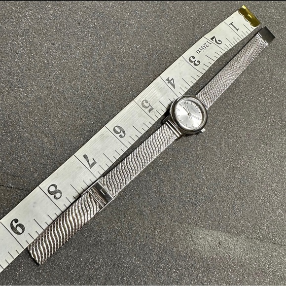 Timex Ladies Quartz Watch Elevated Classics Silver Tone T2P307 Working - Picture 10 of 10